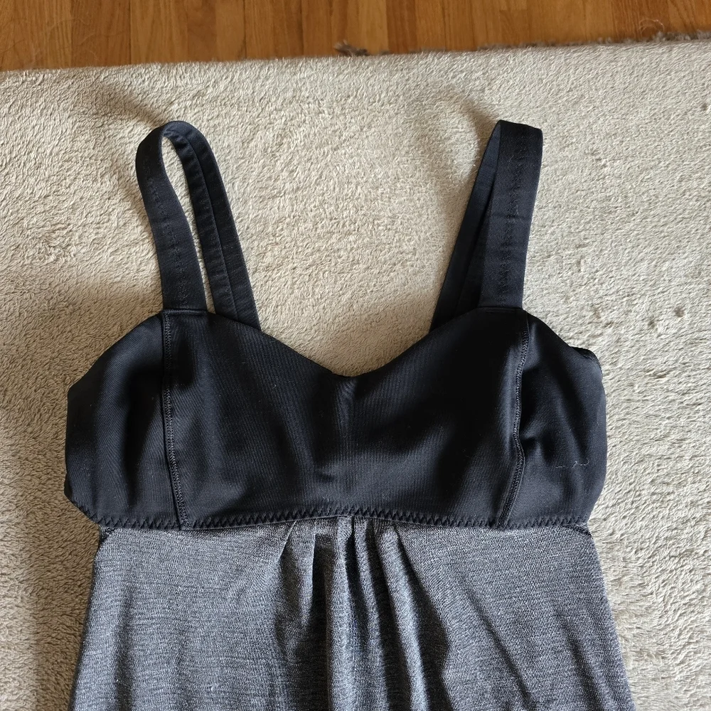 Lululemon Run: Back On Track Tank Heathered Black/Black Size 6 - Picture 4 of 11